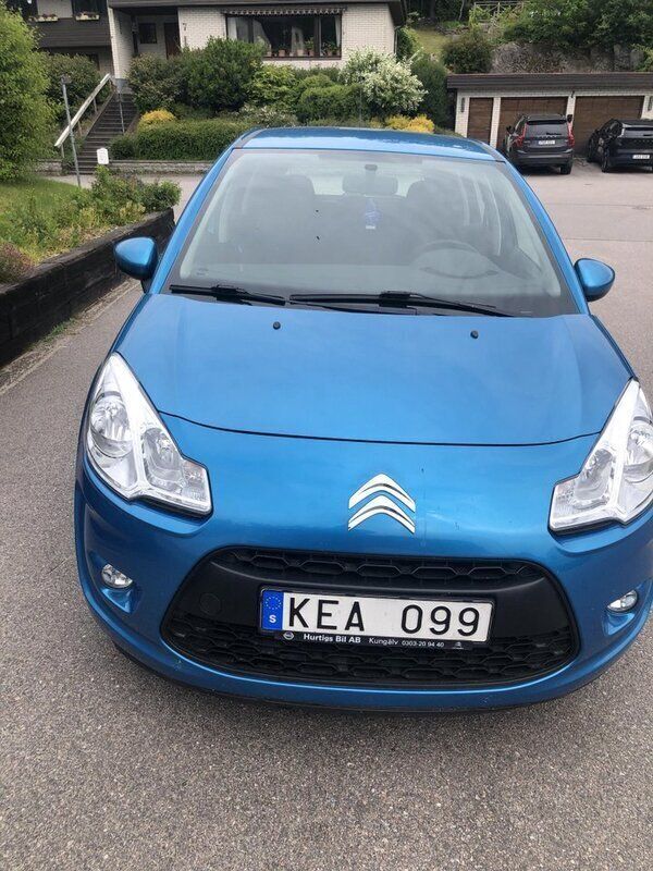 Blå Begagnad 2010 Citroën C3 Halvkombi | 54 500 kr (Marknadspris) - Bild 1/4