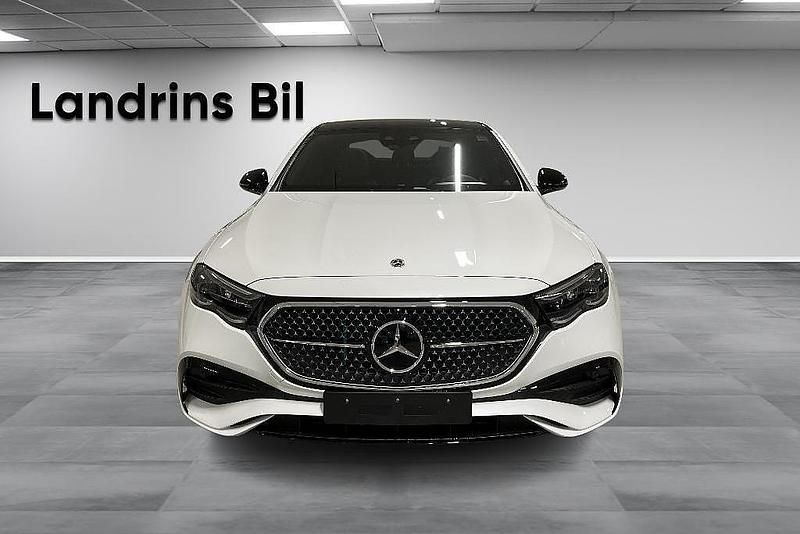 Ny Mercedes E300 AMG line 2025 Sedan