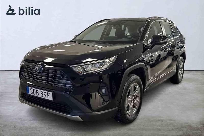 Svart Begagnad 2024 Toyota RAV4 Hybrid SUV | 399 900 kr (Superpris) - Bild 1/1