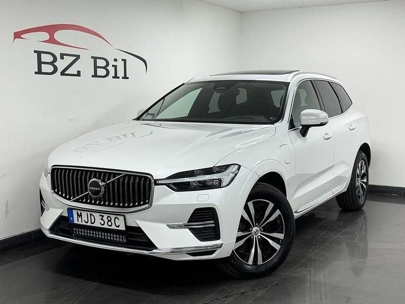 Vit Begagnad 2024 Volvo XC60 Core SUV | 384 900 kr (Superpris) - Bild 1/4