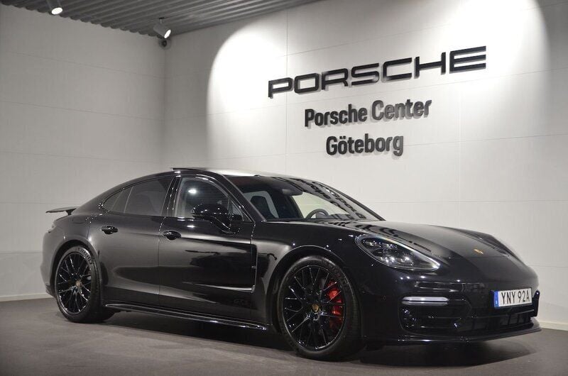 Svart Begagnad 2019 Porsche Panamera GTS Sedan | 849 000 kr - Bild 1/4
