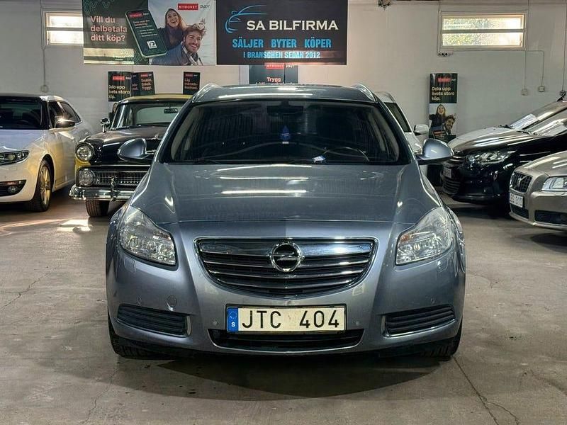 Grå Begagnad 2009 Opel Insignia Edition Kombi | 54 800 kr (Marknadspris) - Bild 1/4