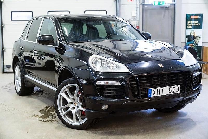 Begagnad Porsche Cayenne Turbo 500 HK (367 kW) 2007 Svart SUV