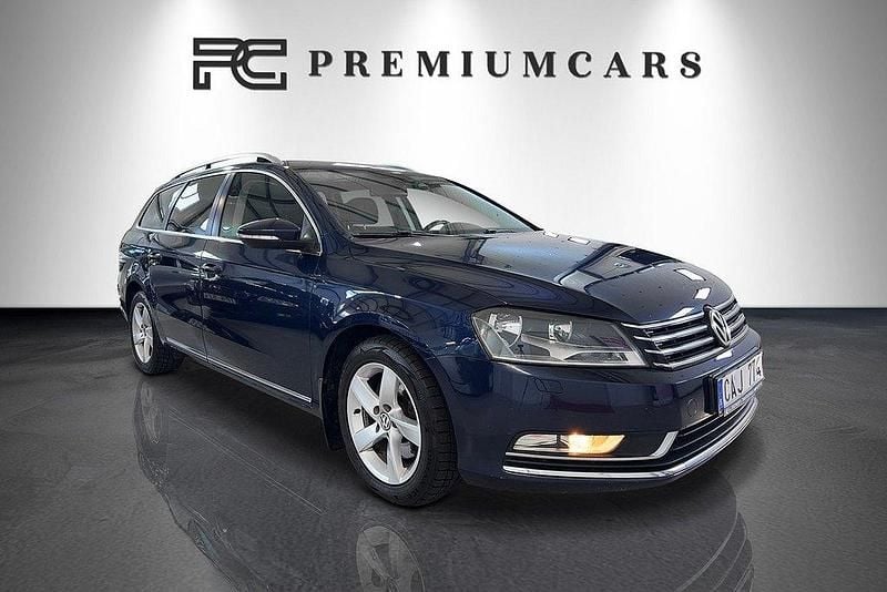 Mörkblå Begagnad 2012 VW Passat Kombi | 84 900 kr (Marknadspris) - Bild 1/4