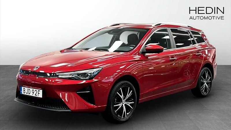 Röd Begagnad 2022 MG MG5 EV Kombi | 219 900 kr (Marknadspris) - Bild 1/4