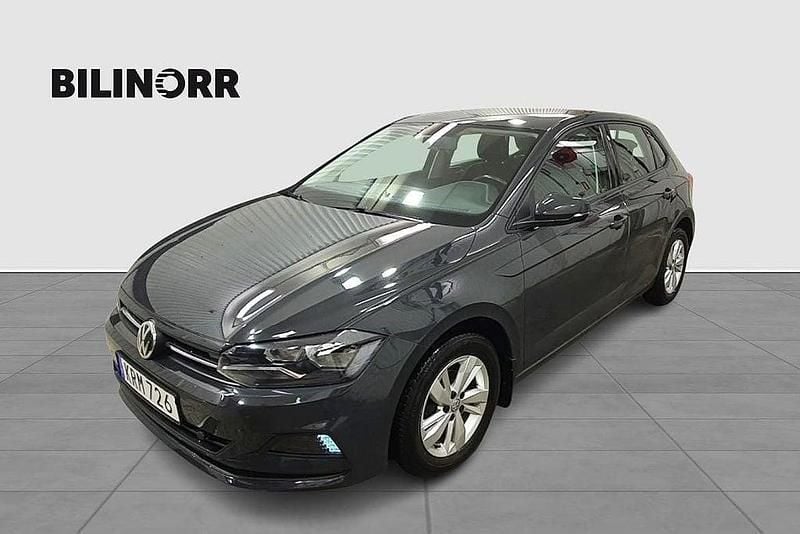 Grå Begagnad 2018 VW Polo Halvkombi | 159 900 kr (Marknadspris) - Bild 1/4