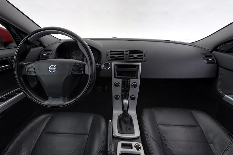 Begagnad Volvo V50 115 HK (84 kW) 2011 Röd Kombi