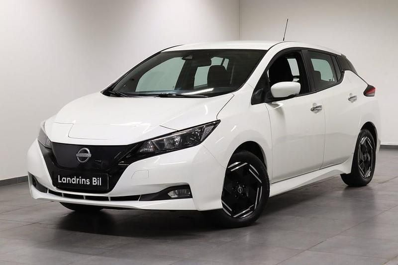 Vit Begagnad 2022 Nissan Leaf Acenta Halvkombi | 199 000 kr (Marknadspris) - Bild 1/4