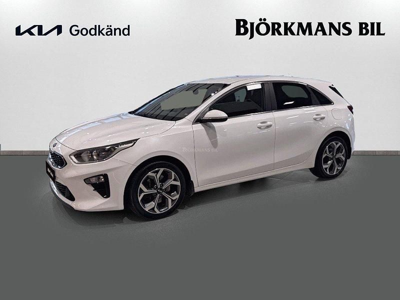 Vit Begagnad 2019 Kia Ceed Advance Halvkombi | 179 000 kr (Marknadspris) - Bild 1/4