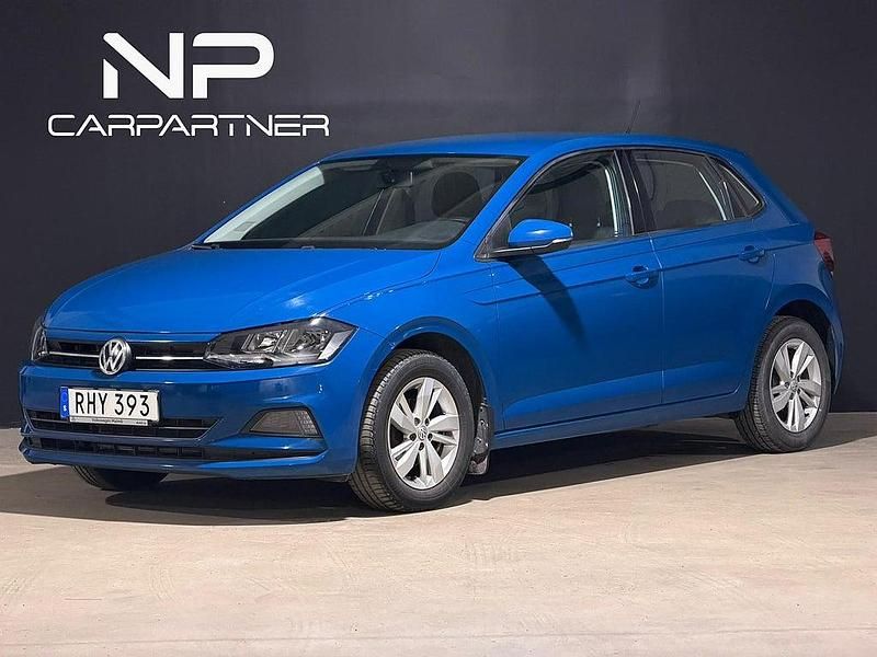 Mörkgrå Begagnad 2018 VW Polo Halvkombi | 109 900 kr (Marknadspris) - Bild 1/4