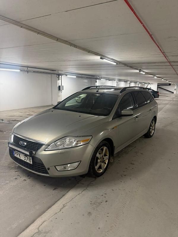Begagnad Ford Mondeo 140 HK (102 kW) 2010 Kombi