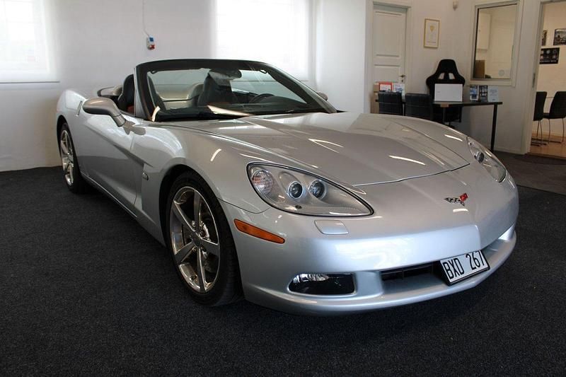 Begagnad Chevrolet Corvette LS 437 HK (321 kW) 2009 Grå Cab