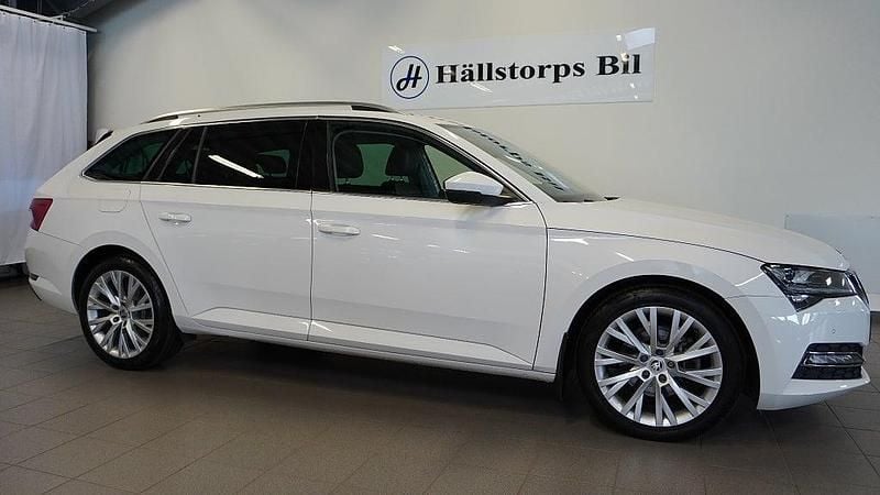 Begagnad Skoda Superb Business Line 200 HK (147 kW) 2021 Vit Kombi