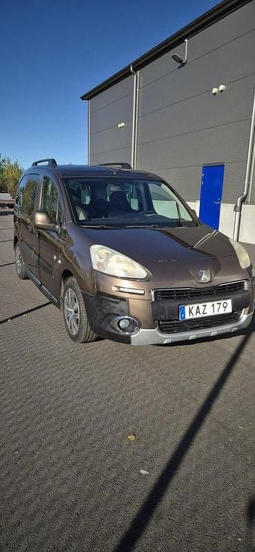 Begagnad 2014 Peugeot Partner Tepee Minibuss | 59 900 kr (Lite dyr) - Bild 1/4