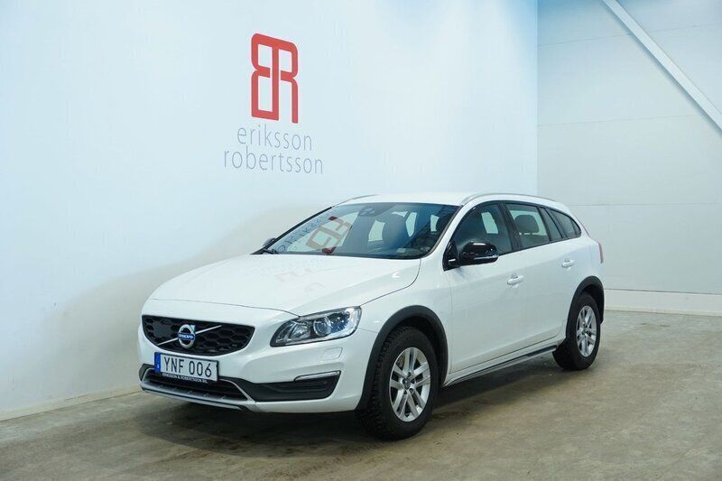 Vit Begagnad 2018 Volvo V60 CC Standard Kombi | 239 900 kr (Lite dyr) - Bild 1/4