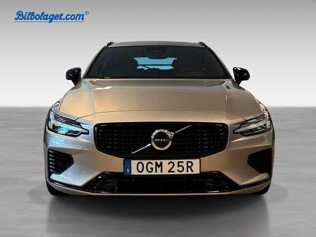 Begagnad Volvo V60 Plus 349 HK (256 kW) 2026 Grå Kombi
