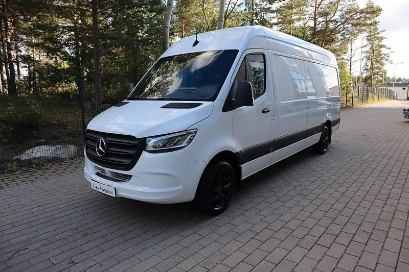 Vit Begagnad 2023 Mercedes Sprinter Van | 679 900 kr - Bild 1/4