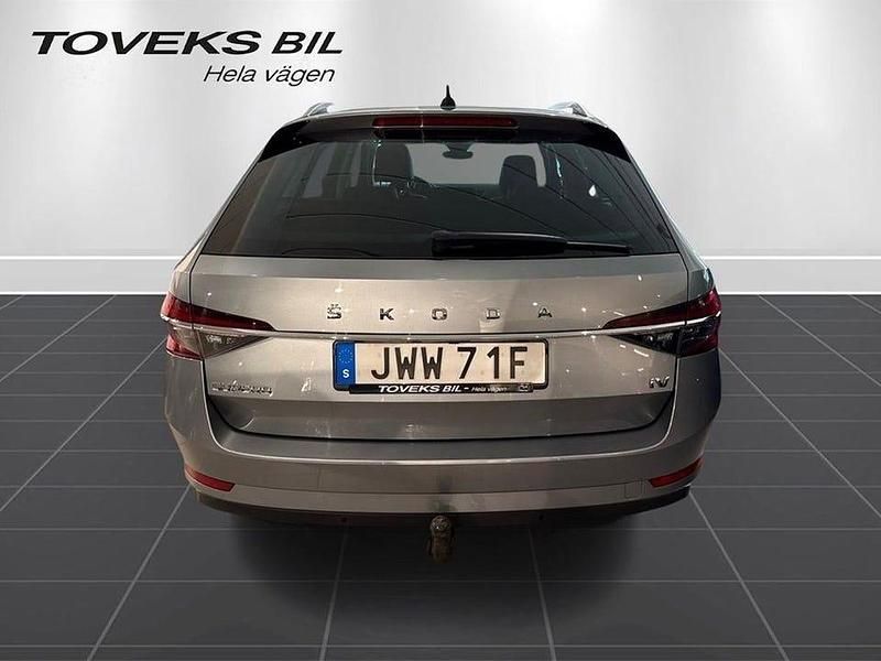 Begagnad Skoda Superb Business Line 218 HK (160 kW) 2021 Grå Kombi