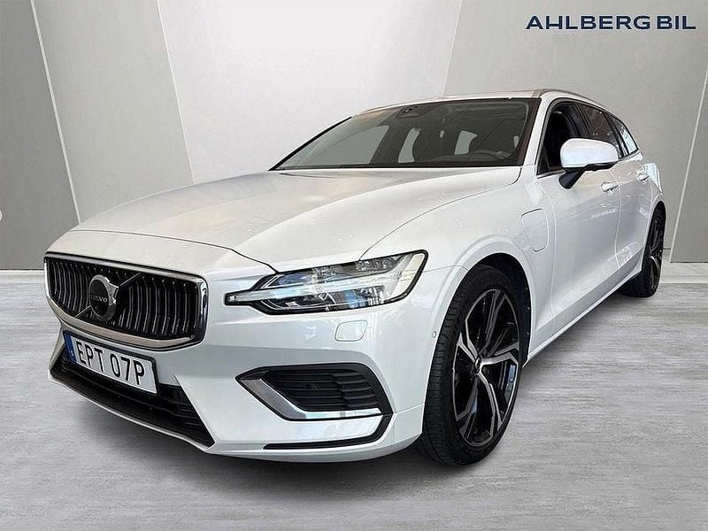 Vit Begagnad 2022 Volvo V60 Ultimate Kombi | 479 500 kr (Marknadspris) - Bild 1/3
