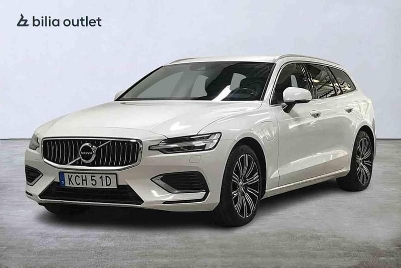 Vit Begagnad 2022 Volvo V60 Kombi | 299 900 kr (Superpris) - Bild 1/1