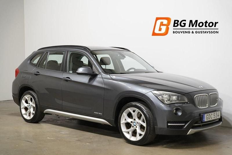 Grå Begagnad 2013 BMW X1 xLine SUV | 99 900 kr (Marknadspris) - Bild 1/4