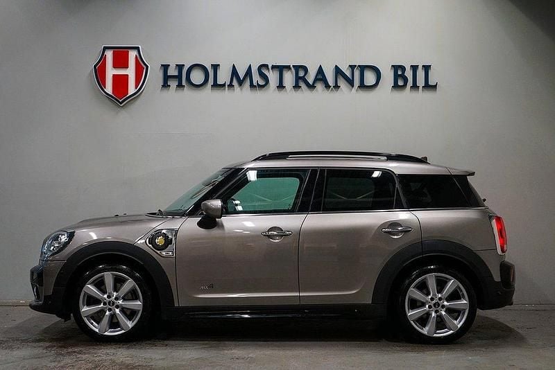 Grå Begagnad 2019 Mini Cooper Countryman Chili SUV | 269 900 kr (Marknadspris) - Bild 1/4
