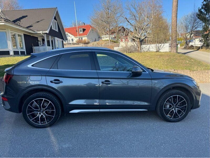 Grå Begagnad 2022 Audi Q5 Sportback S-Line SUV | 479 000 kr (Bra pris) - Bild 1/4