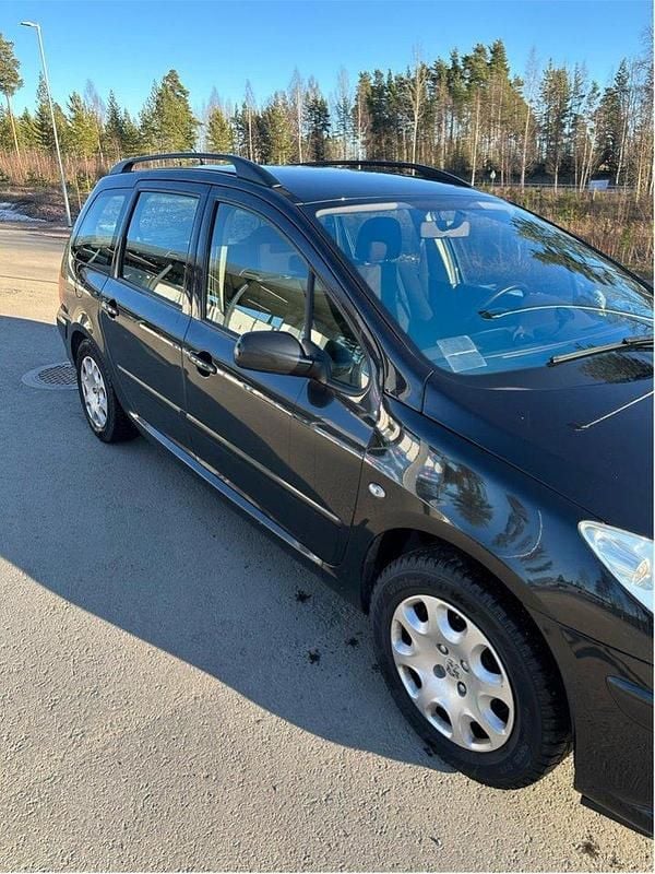 Svart Begagnad 2006 Peugeot 307 Kombi | 20 000 kr (Marknadspris) - Bild 1/4
