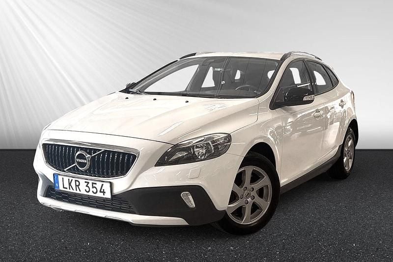 Vit Begagnad 2018 Volvo V40 CC Business Edition Kombi | 179 900 kr (Bra pris) - Bild 1/4