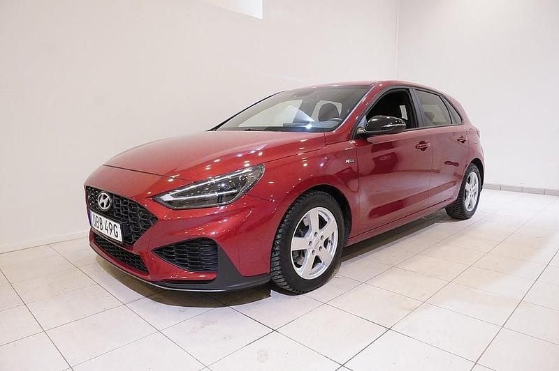 Begagnad Hyundai i30 N Line 160 HK (117 kW) 2022 Sunset red Halvkombi