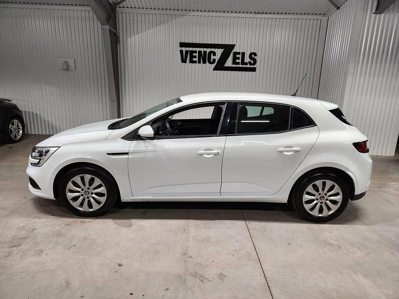 Vit Begagnad 2016 Renault Mégane III Halvkombi | 109 000 kr (Marknadspris) - Bild 1/4