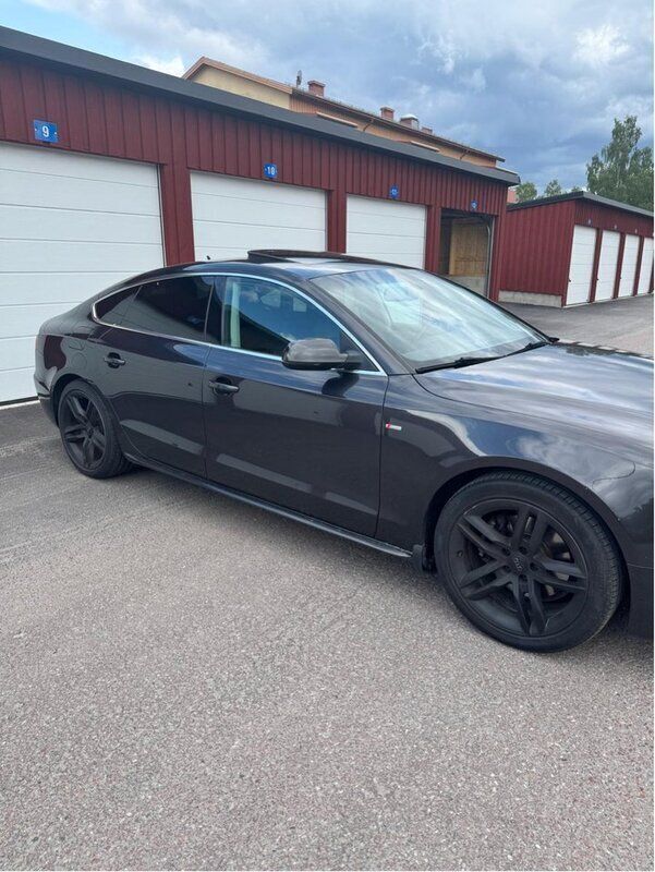 Grå Begagnad 2015 Audi A5 Sportback Proline Halvkombi | 145 000 kr (Marknadspris) - Bild 1/4