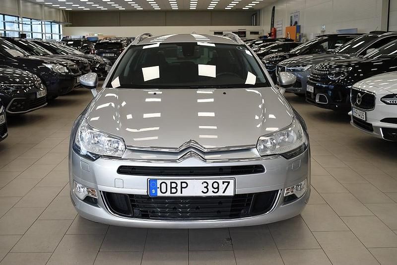 Silver (silvermetallic) Begagnad 2013 Citroën C5 Kombi | 99 900 kr (Dyr) - Bild 1/4