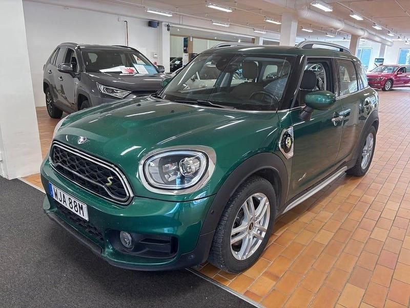 Grön Begagnad 2020 Mini Cooper Countryman Salt SUV | 259 000 kr (Marknadspris) - Bild 1/2