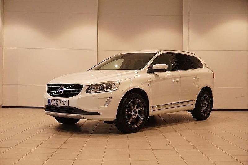 Vit Begagnad 2015 Volvo XC60 SUV | 169 800 kr (Marknadspris) - Bild 1/4
