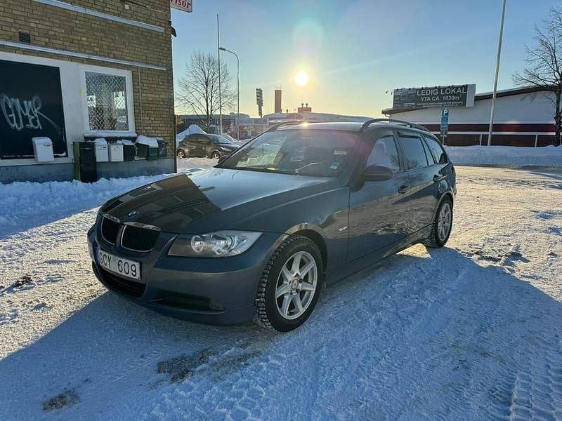 Begagnad 2008 BMW 320 Kombi | 50 000 kr (Marknadspris) - Bild 1/4
