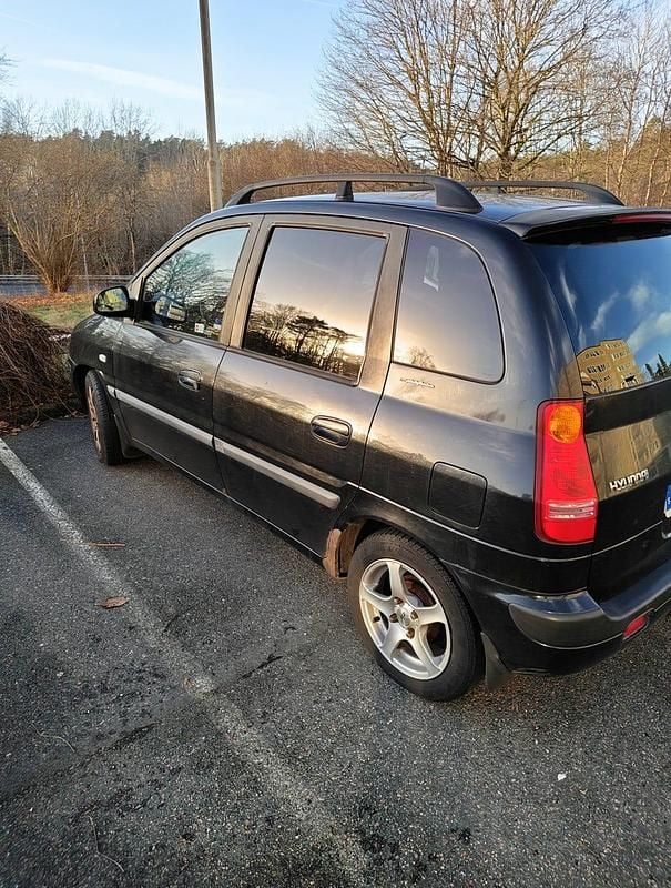 Begagnad 2003 Hyundai Matrix Minibuss | 15 000 kr - Bild 1/4