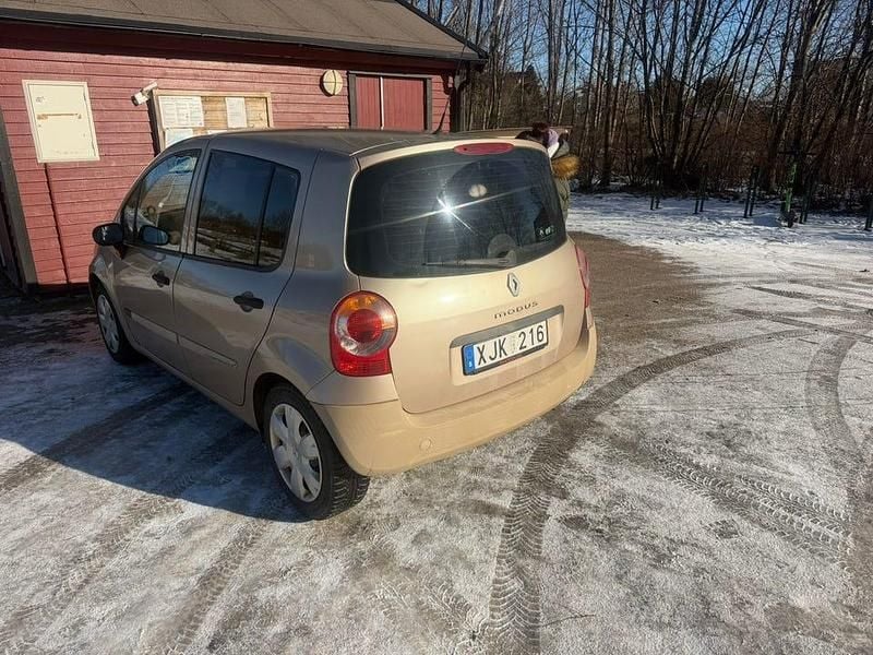 Begagnad Renault Modus 98 HK (72 kW) 2006 Minibuss