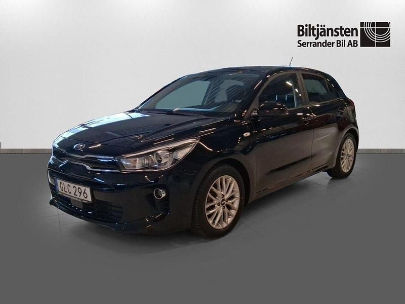 Svart Begagnad 2018 Kia Rio Halvkombi | 159 900 kr - Bild 1/4