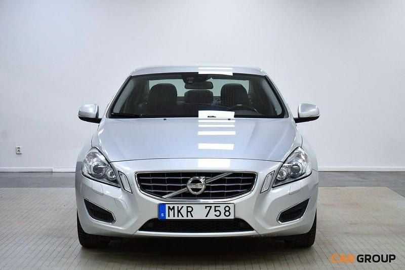 Begagnad Volvo S60 Summum 164 HK (120 kW) 2011 Ljusgrå (grå) Sedan