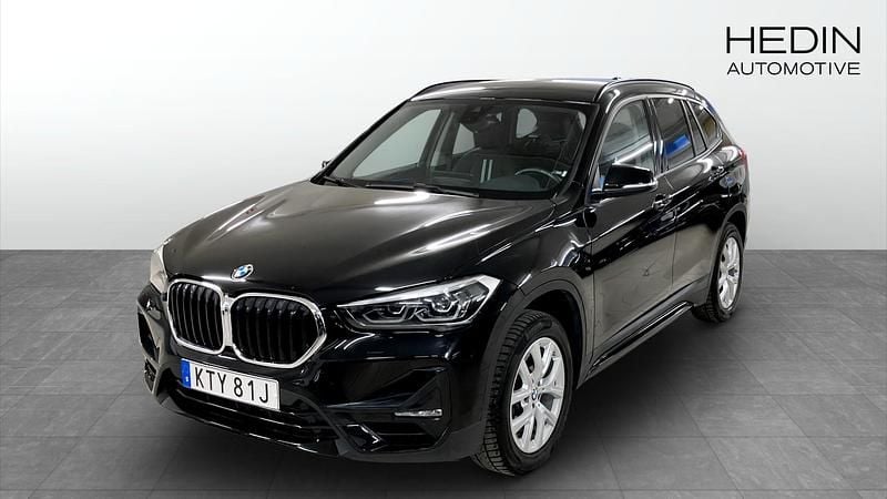 Svart Begagnad 2020 BMW X1 Sport Line SUV | 319 000 kr (Lite dyr) - Bild 1/4