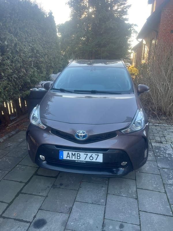 Begagnad 2015 Toyota Prius+ Minibuss | 145 000 kr (Bra pris) - Bild 1/4