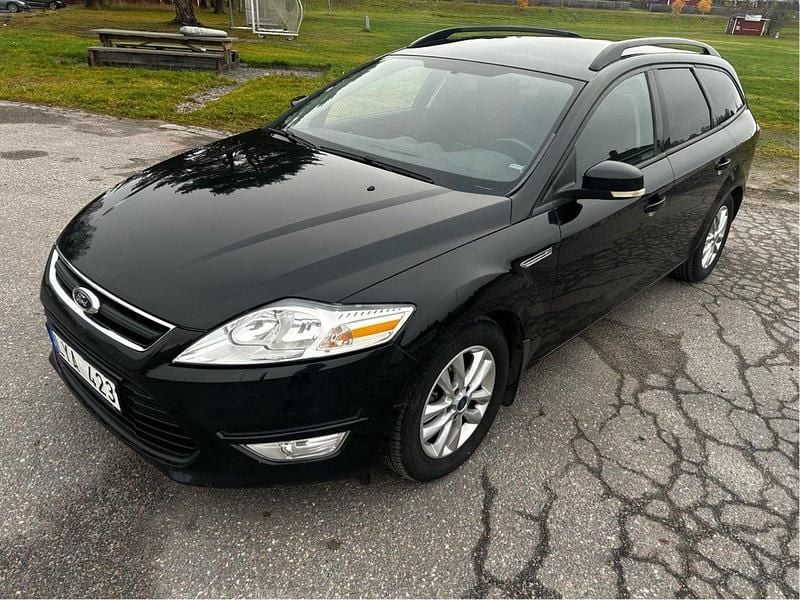 Svart Begagnad 2011 Ford Mondeo Trend Kombi | 40 000 kr (Marknadspris) - Bild 1/4