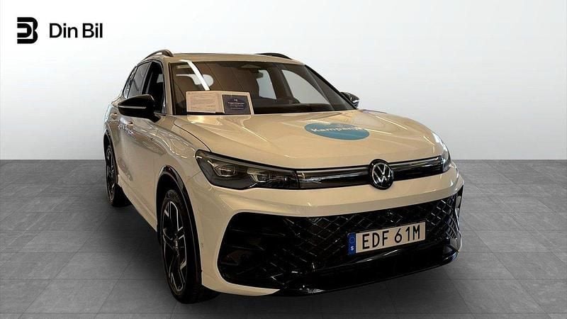 Vit Ny 2025 VW Tiguan R-line SUV | 579 900 kr (Marknadspris) - Bild 1/4