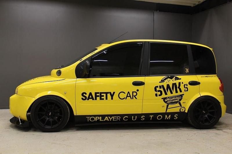 Begagnad Fiat Multipla 103 HK (75 kW) 2000 Silver Minibuss