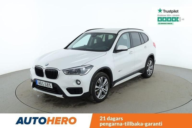 Vit Begagnad 2017 BMW X1 Sport Line SUV | 239 000 kr (Marknadspris) - Bild 1/4