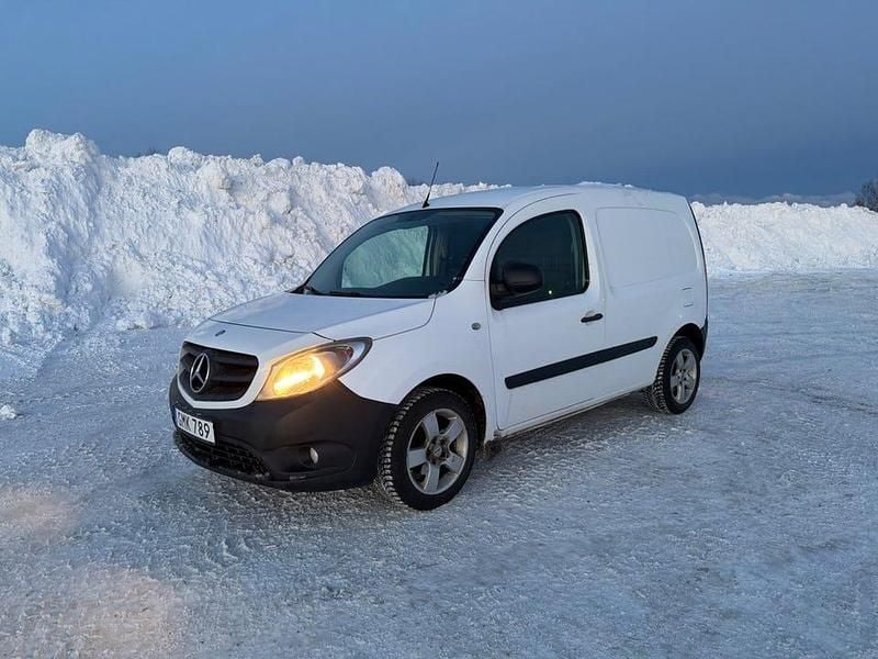 Vit Begagnad 2015 Mercedes Citan 109 Van | 59 000 kr (Marknadspris) - Bild 1/4
