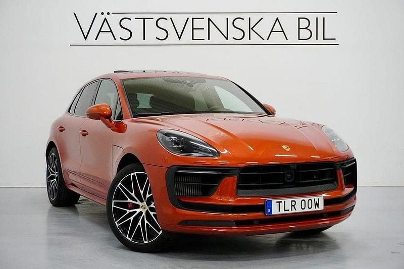Orange Begagnad 2022 Porsche Macan S Sport SUV | 739 000 kr (Superpris) - Bild 1/4