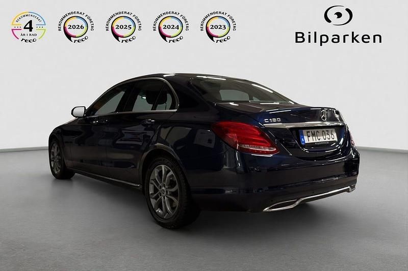 Begagnad Mercedes C180 Avantgarde 156 HK (114 kW) 2017 Mörkblå Sedan