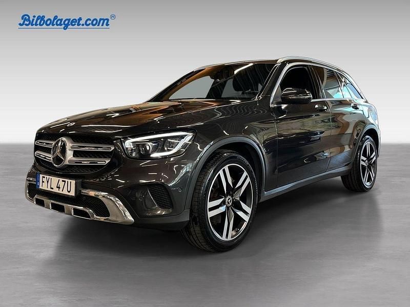 Grå Begagnad 2020 Mercedes GLC300 SUV | 358 000 kr - Bild 1/4